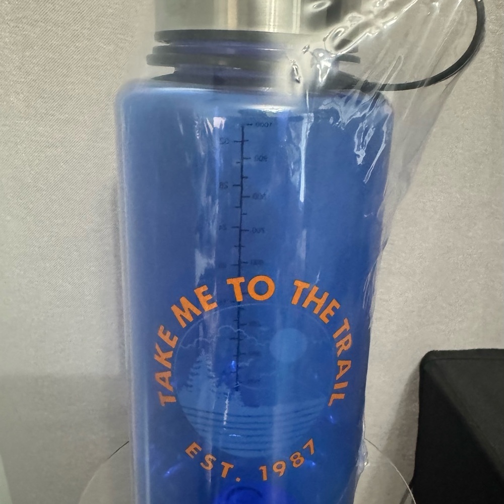 Ozark Trail 32 Oz Blue Plastic Water Bottle with Wide Mouth and Flip-Top Lid NEW